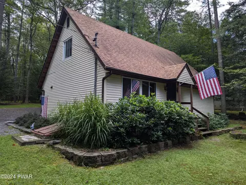 133 Oak Manor Dr, Milford, PA 18337