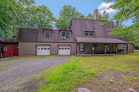 1060 Mountain Top Dr, Lake Ariel, PA 18436