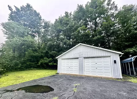 61 Cottage St, Carbondale, PA 18407