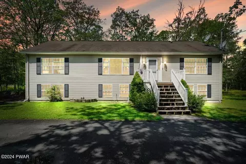 100 Blue Spruce Ct, Milford, PA 18337