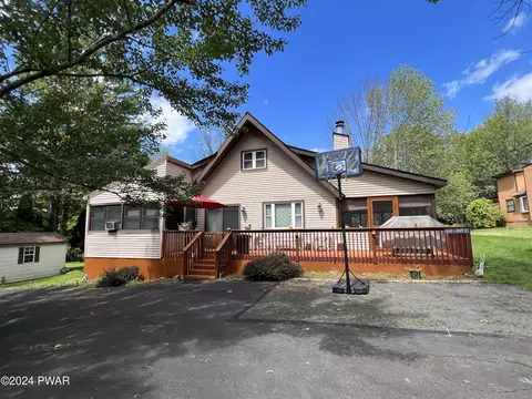 9 Grandview Dr, Lake Ariel, PA 18436