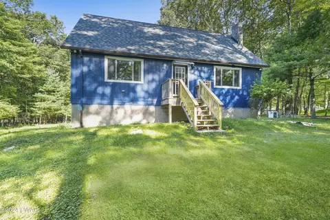 103 Truman Ct, Milford, PA 18337
