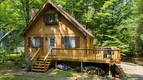 9 Cliffwood Rd, Lake Ariel, PA 18436