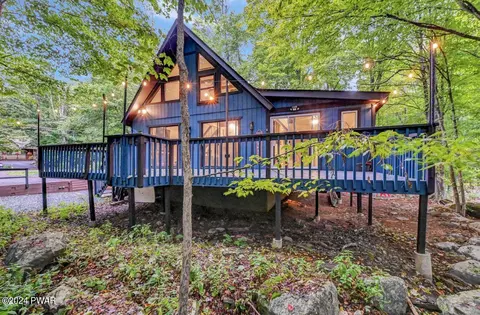 4 Splitrail Ln, Lake Ariel, PA 18436