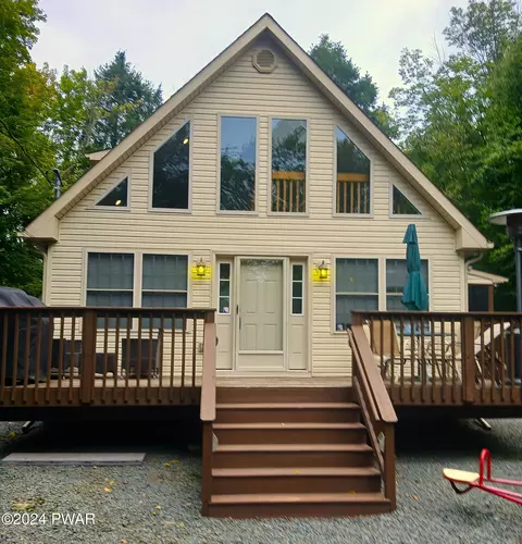 5 Millwood Pl, Lake Ariel, PA 18436