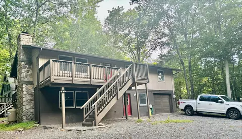 1035 Mustang Rd, Lake Ariel, PA 18436