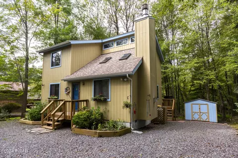 57 Woodview Ter, Lake Ariel, PA 18436