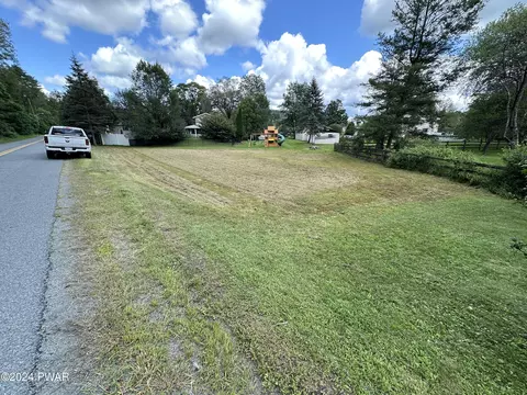 Avenue C, Matamoras, PA 18336