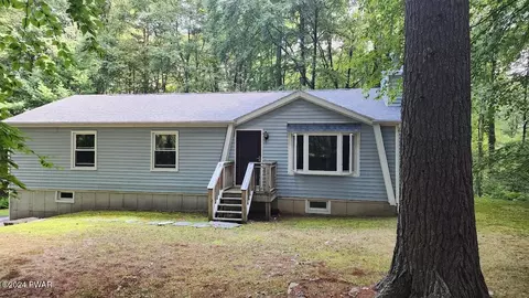 115 Chinkapin Dr, Milford, PA 18337