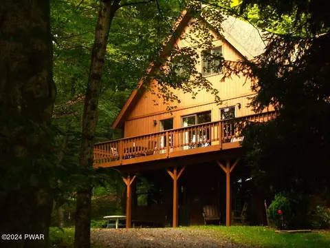 2 Beechwood Dr, Lake Ariel, PA 18436