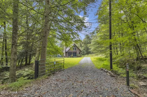 23 Brucher Rd, Milanville, PA 18443