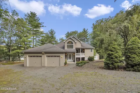 363 Falling Waters Blvd, Lackawaxen, PA 18435