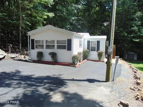 144 Forrest St, Greentown, PA 18426