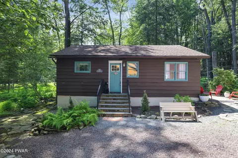 1449 Lakeland Dr, Lake Ariel, PA 18436