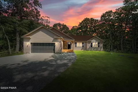 133 Gold Rush Dr, Lords Valley, PA 18428