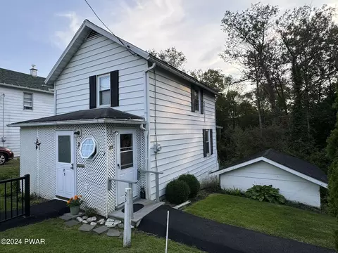 25 Martin St, Forest City, PA 18421