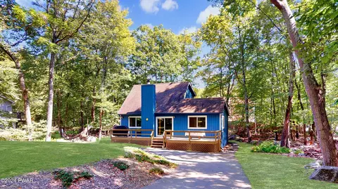 104 Woodland Rd, Milford, PA 18337