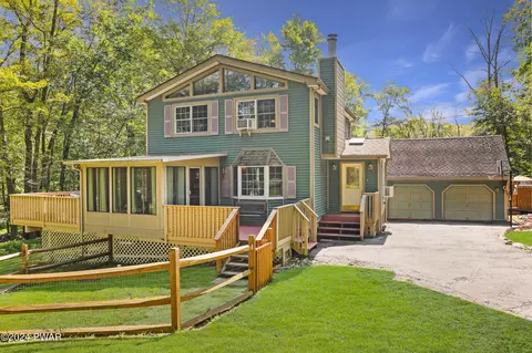 100 Meadowbrook Rd, Matamoras, PA 18336