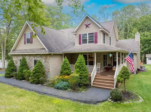 253 Locust Dr, Milford, PA 18337