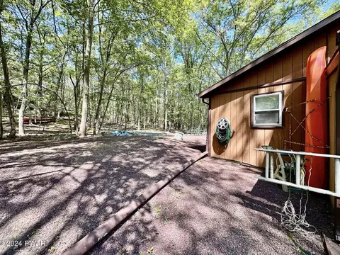 2391 Eagle Path, Bushkill, PA 18324 photo 30
