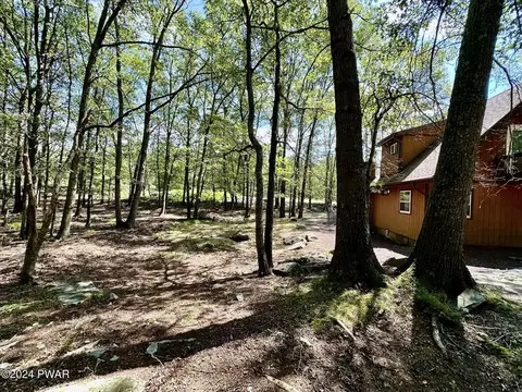 2391 Eagle Path, Bushkill, PA 18324 photo 36