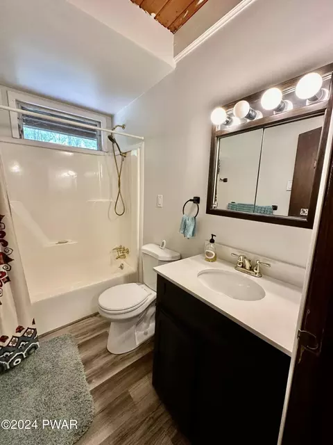 2391 Eagle Path, Bushkill, PA 18324 photo 10