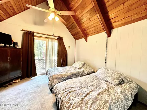 2391 Eagle Path, Bushkill, PA 18324 photo 4