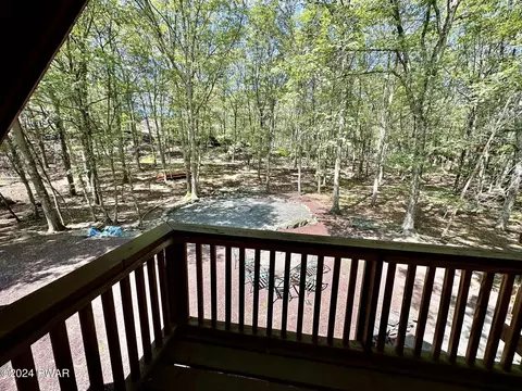 2391 Eagle Path, Bushkill, PA 18324 photo 8
