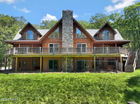 199 Indian Trail Rd, Milford, PA 18337