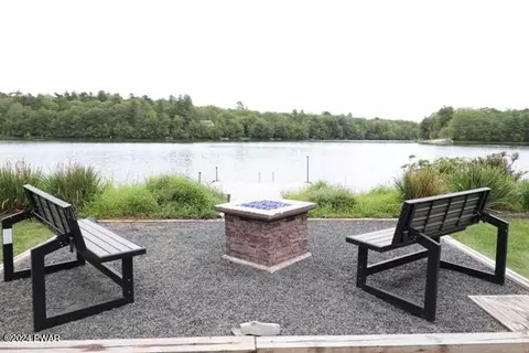 164 Aspen Rd, Dingmans Ferry, PA 18328