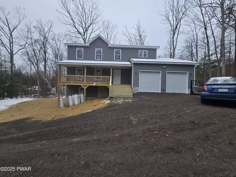 218 Vandermark Dr, Milford, PA 18337