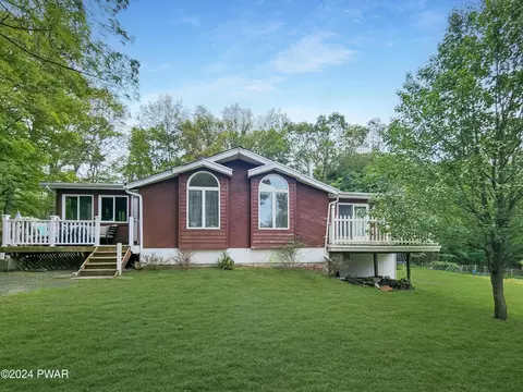 120 Puma Ct, Dingmans Ferry, PA 18328