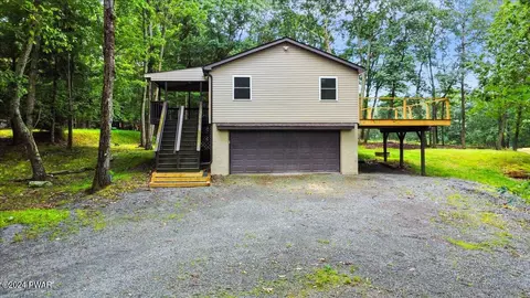 103 Eagle Crest Rd, Greentown, PA 18426
