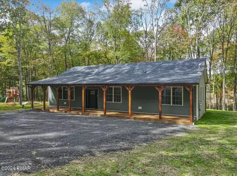 209 Conashaugh Trl, Milford, PA 18337