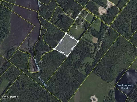 191 Ridge Lake Dr, Honesdale, PA 18431