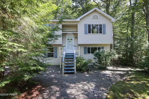 2167 Titania Rd, Tobyhanna, PA 18466