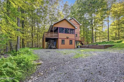 63 Beechwood Dr, Lake Ariel, PA 18436
