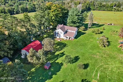 48 Jericho Rd, Newfoundland, PA 18445
