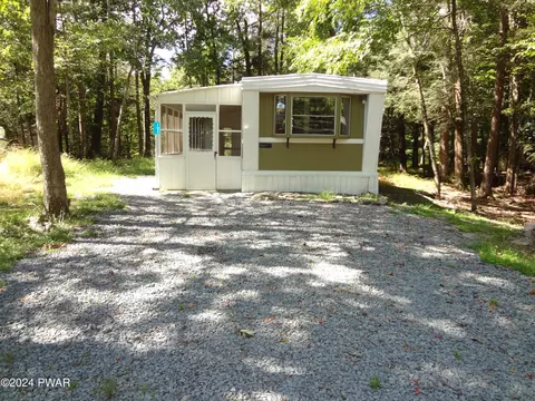 103 Bush Cir, Greentown, PA 18426