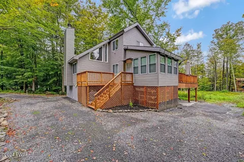 19 Parkwood Dr, Lake Ariel, PA 18436