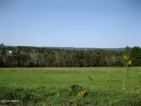 247 N Baker Rd, Waymart, PA 18472