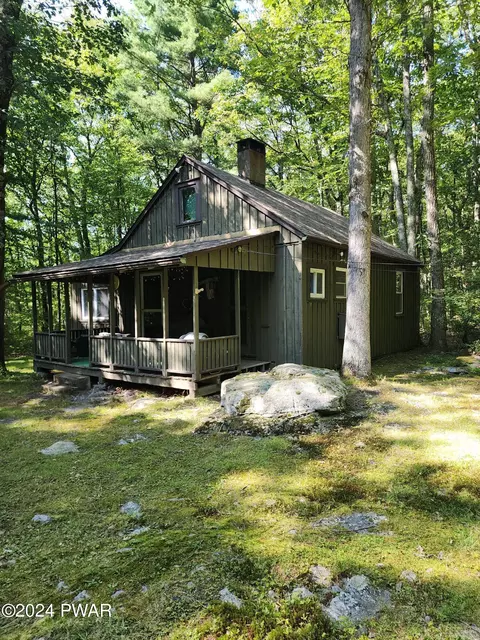 232 White Deer Lake Rd, Blooming Grove, PA 18428