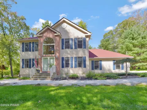 158 Hawthorne Dr, Milford, PA 18337