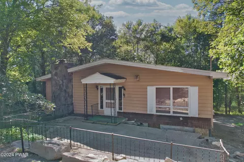 134 Twin Lakes Dr, Shohola, PA 18458