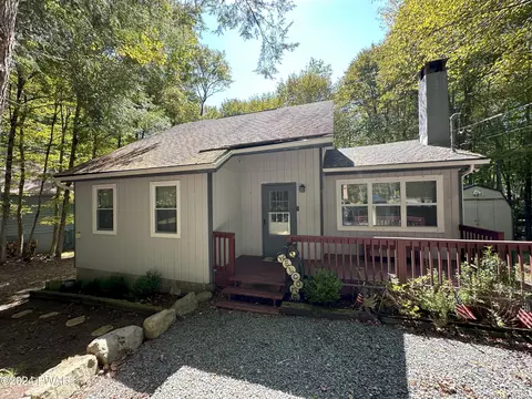 33 Woodview Ter, Lake Ariel, PA 18436