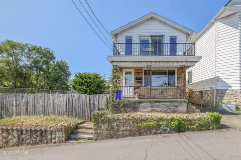 125 Fairview Ave, Scranton, PA 18504