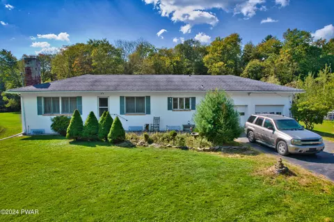 173 Bavarian Hill Road Rd, Beach Lake, PA 18405