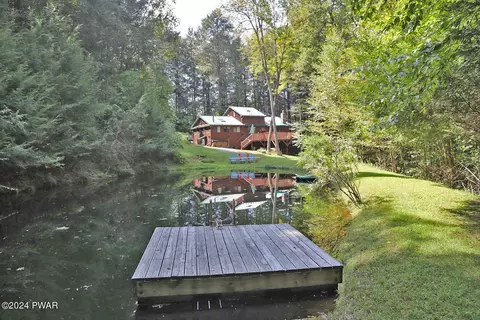 590 John Davis Rd, Milanville, PA 18443