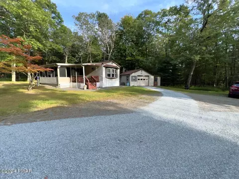 104 Red Oak Ct, Tafton, PA 18464