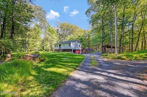 163 W Mulberry Dr, Milford, PA 18337